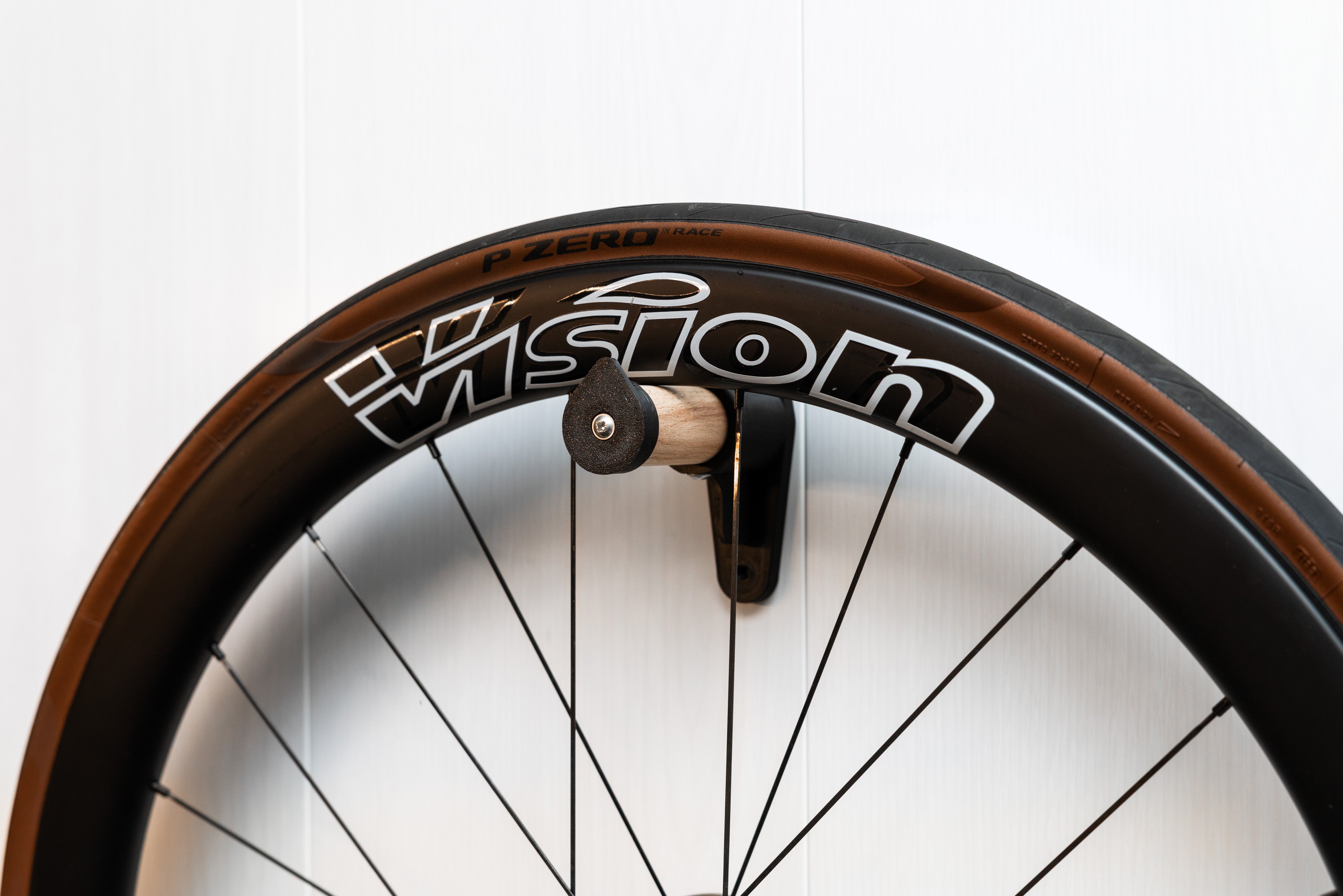 Hangr wheel