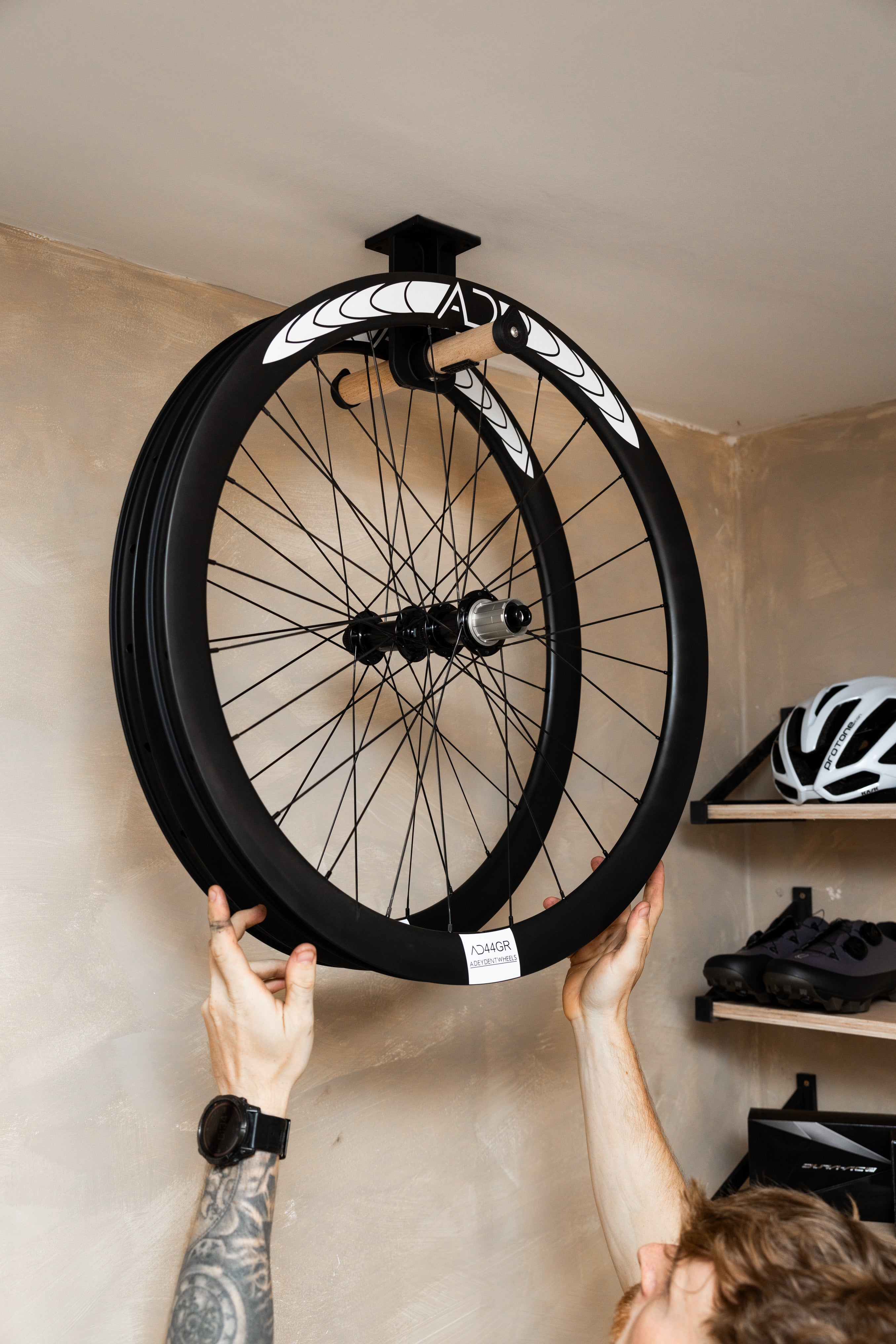 Hangr wheel air